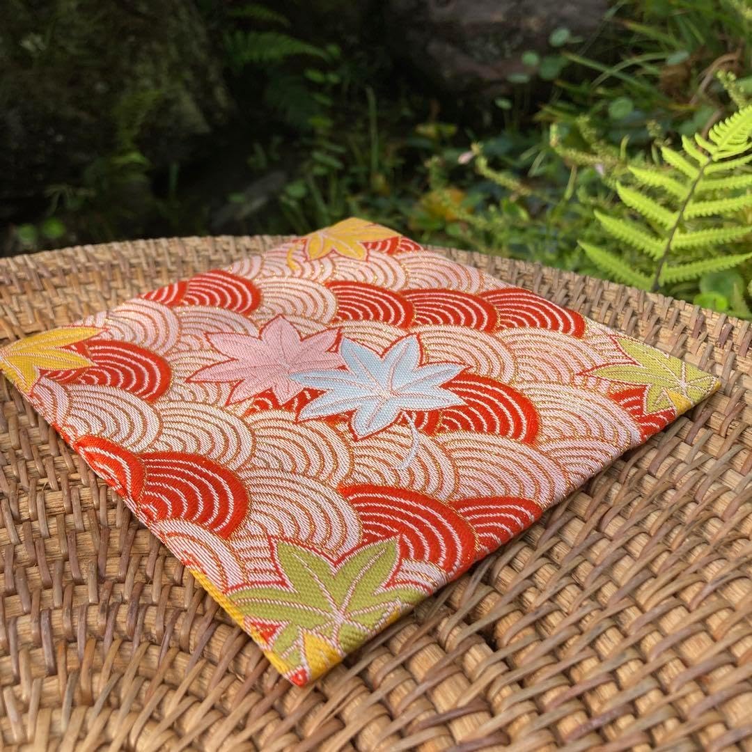 能装束裂 錦 名物裂 絹製茶道用 小帛紗 濃紺 花刺繍 能装束裂 錦 名物裂 絹製茶道用 小帛紗 濃紺 花刺繍 茶道具 名物裂 古